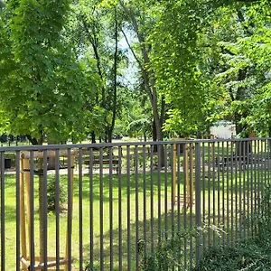 Spacious Two-bedroom Condo,big Balcony,freeparking Warszawa